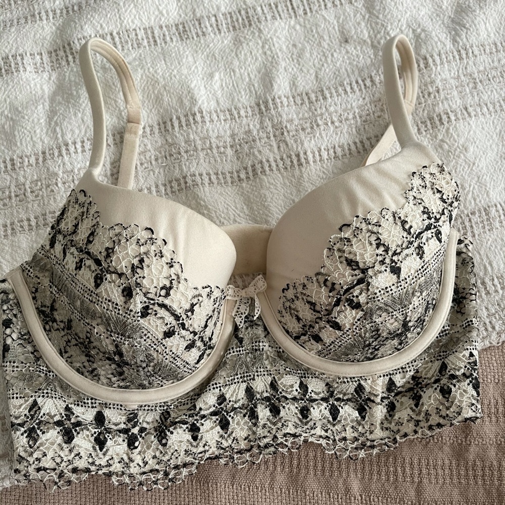 Victorias Secret 34 C Body by Victoria Bra